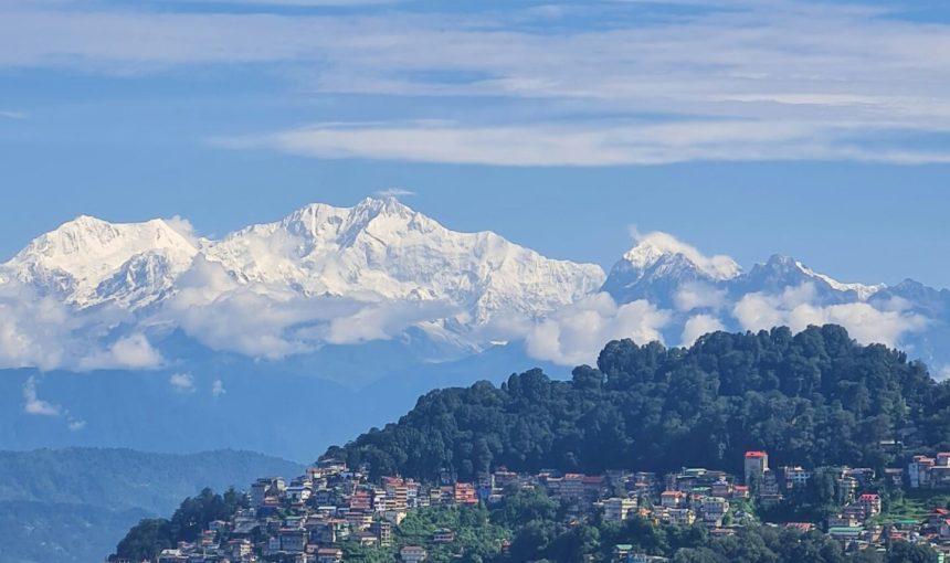 “Discover the Himalayan Golden Triangle: A 5-Day Journey of Sunrise Magic, Cultural Wonders, and High-Altitude Adventures!”