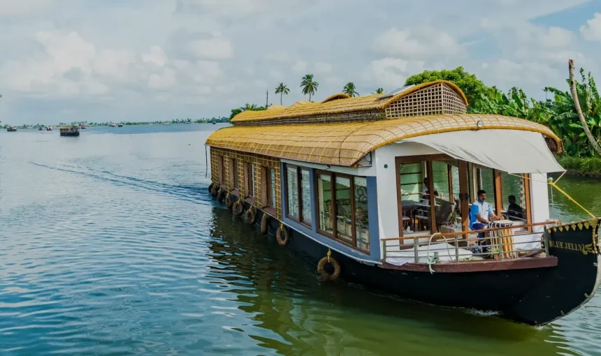 “Unveil the Splendor of Kerala: A 5-Day Adventure Through Munnar, Thekkady, and Alleppey”