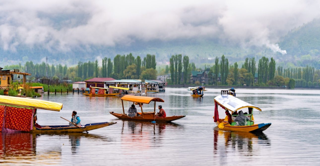 “Unveiling Kashmir: A 5-Day Scenic Adventure Through Srinagar, Sonmarg, Gulmarg & Pahalgam – Your Ultimate Travel Guide to the Valley’s Must-Visit Spots and Local Delicacies!”